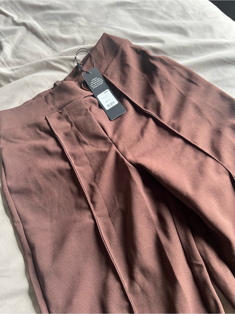 High-Waist Pleated Trousers in Dusty Rose